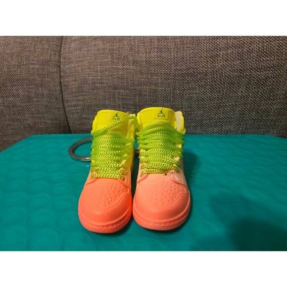 Mini Jordan 1 High Custom Keychains - Picture 1 of 5